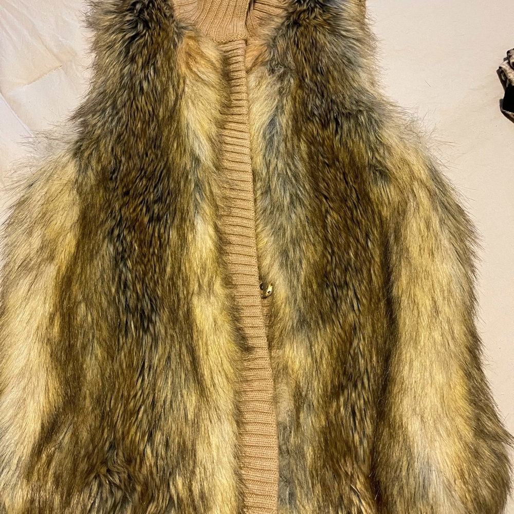 Michael Kors sweater vest with fur - Picture 3 of 6